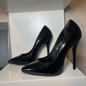 Steve Madden Black Patent heels